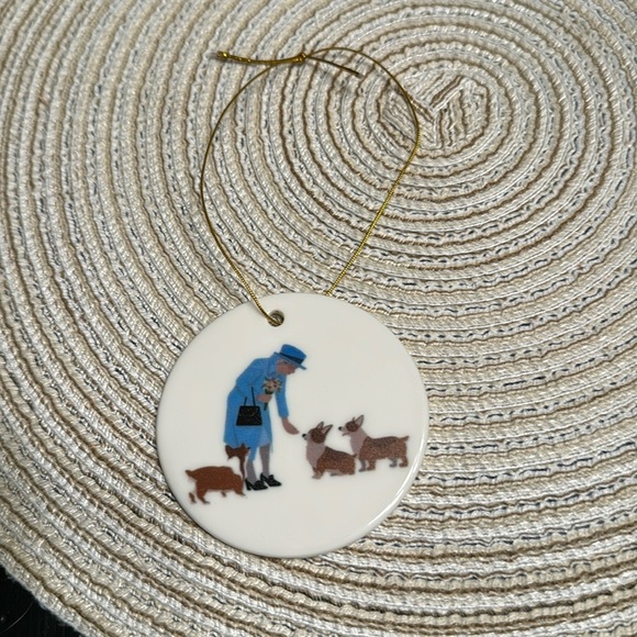 Other - Queen & corgi ornament